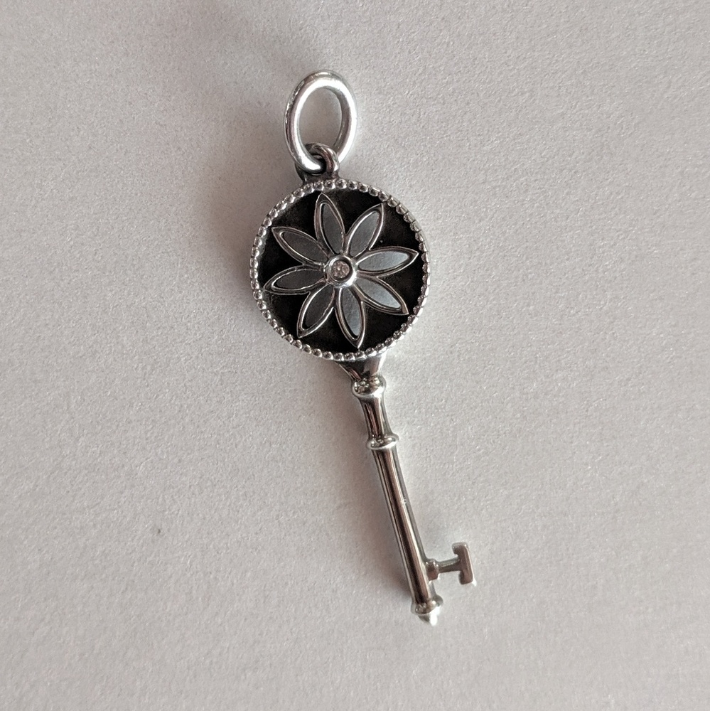 Daisy Key Pendant